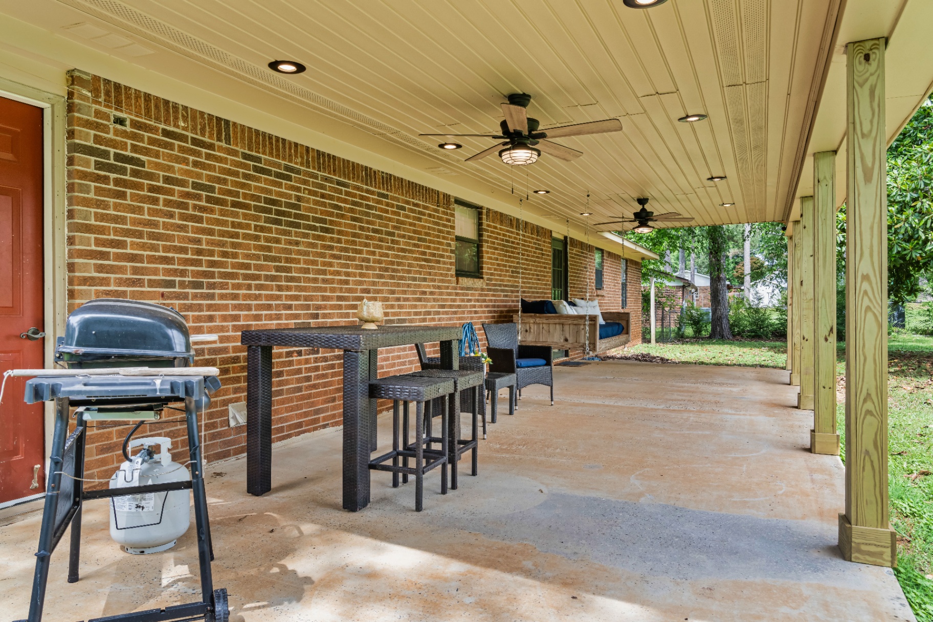 Patio & grill
